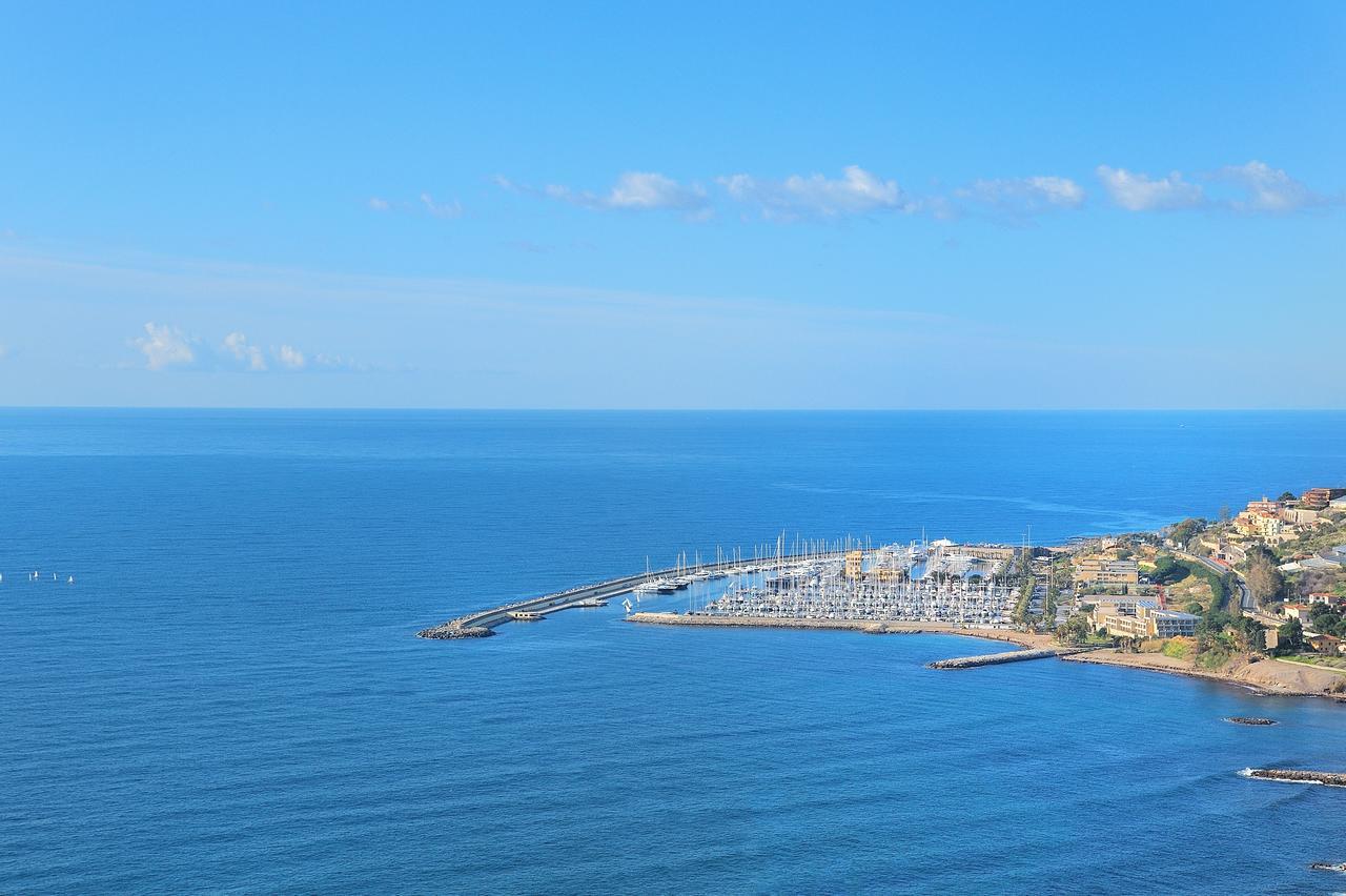 Silvia Degli Aregai Apartman Santo Stefano al Mare Kültér fotó