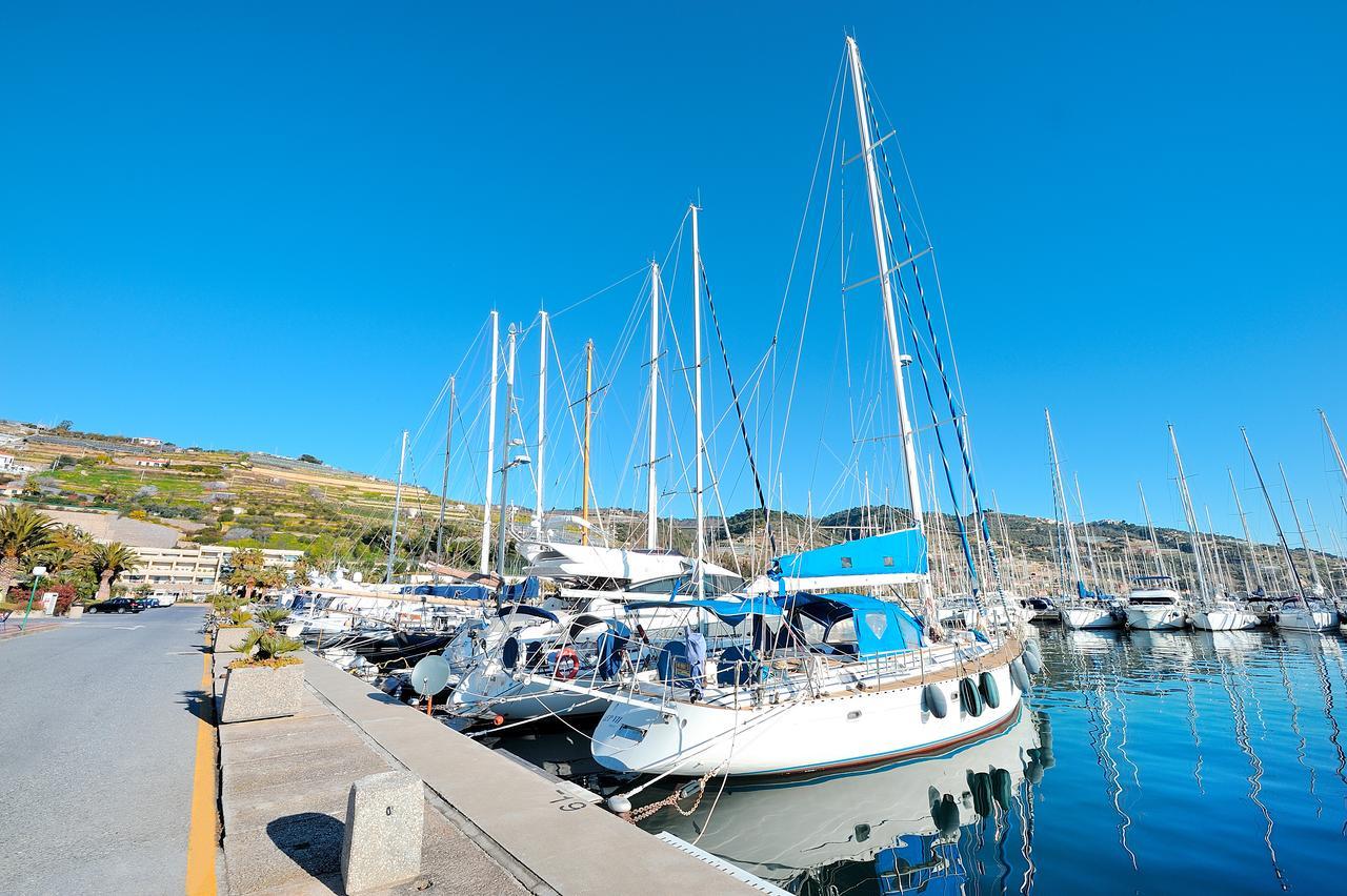 Silvia Degli Aregai Apartman Santo Stefano al Mare Kültér fotó